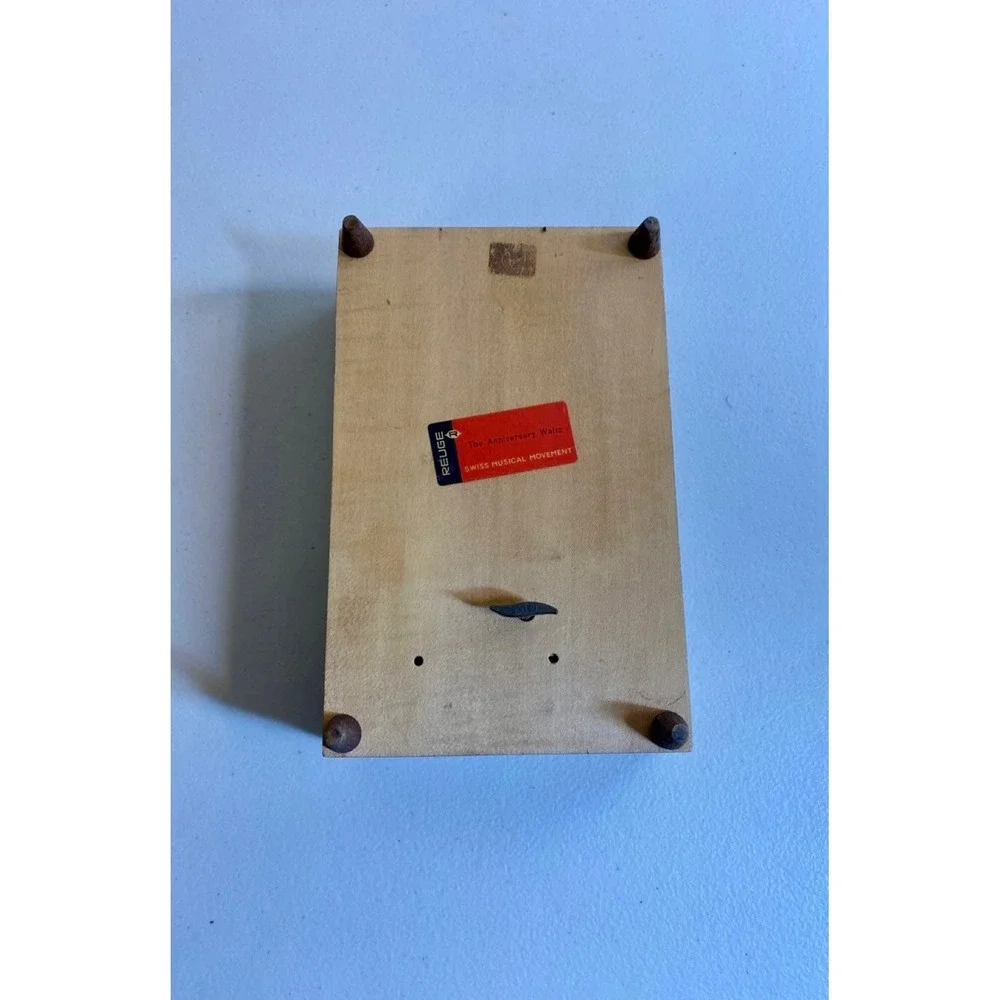 Reuge wooden box